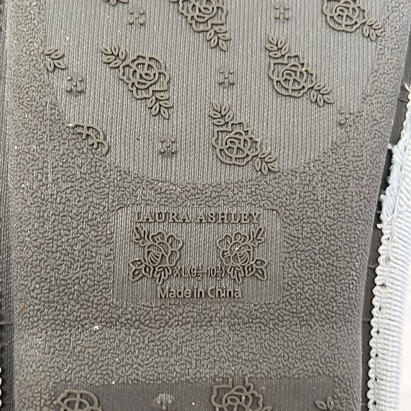 Laura Ashley Ladies Memory Foam Quilted Slipper Blue with Bow Size XL (9.5-10.5) - Picture 6 of 7